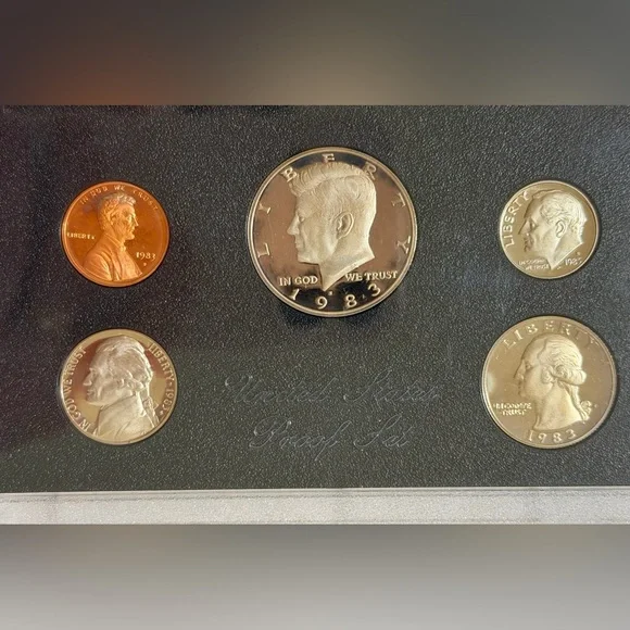 1983-S US Mint Proof Sets, 5 Coins. Original Gov't Packaging in Hard Plastic. - Picture 1 of 3